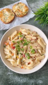 PASTA IN WHITE SAUCE