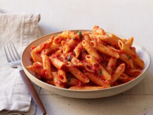 PASTA IN RED SAUCE